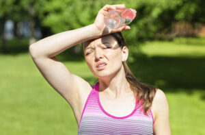 Cuáles son las claves para protegerse del calor extremo y evitar un golpe de calor