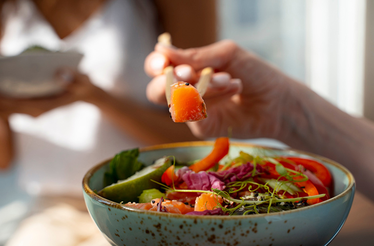 Consejos para volver a tener una rutina alimenticia y comer bien sin complicaciones